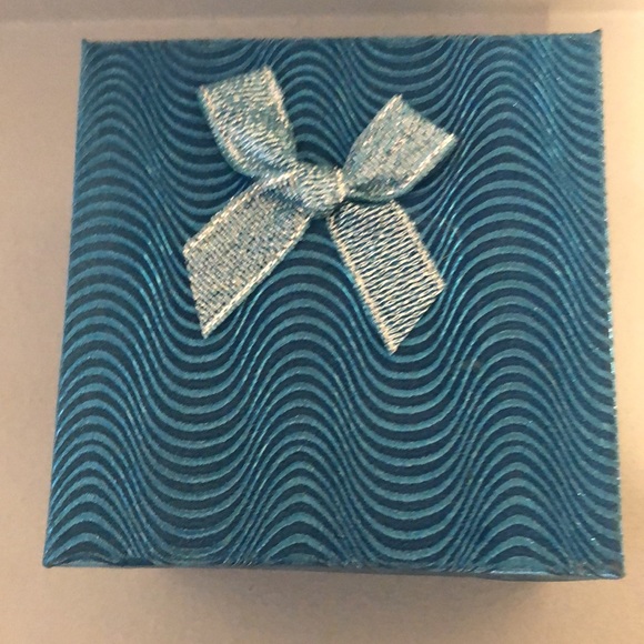 - Men’s Gold Watch - Picture 6 of 7